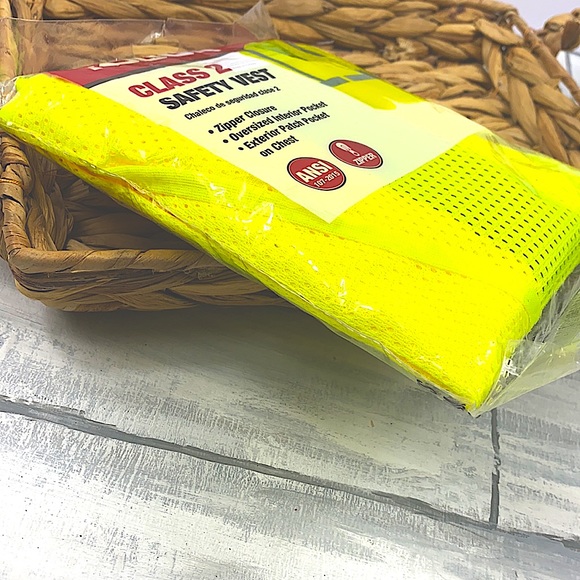 NWT Hyper Tough Class 2 Safety Vest Zippered High Visibility Garment With Pocket - Picture 5 of 7